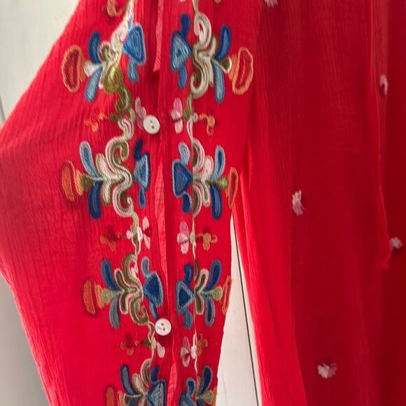 Figueroa and Flower Red Embroidered Size Medium Relaxed Blouse - Picture 5 of 7